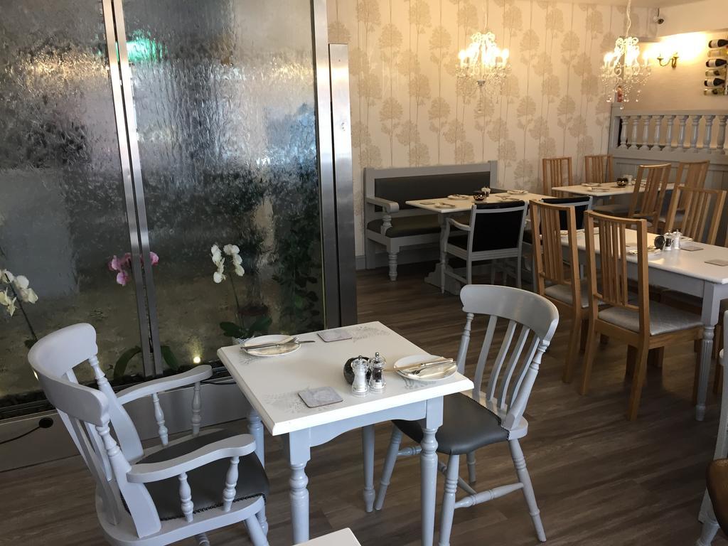 ホテル Cefn Mably ぺナース エクステリア 写真
